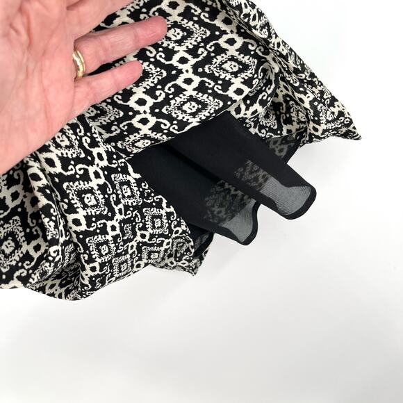 Collective Concepts NWT Flutter Sleeve Embroidered Dress SZ XS Black White Multi - Picture 4 of 8